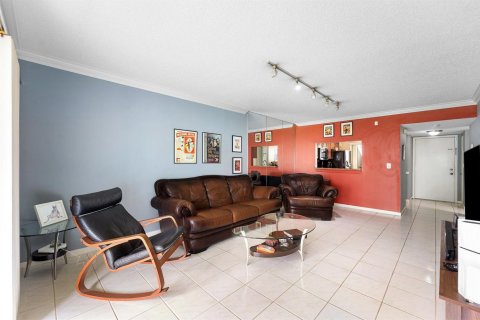 Condo in Delray Beach, Florida, 2 bedrooms  № 2251557 - photo 13