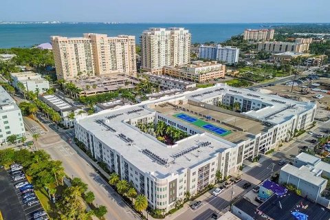 Снять в аренду квартиру в Сарасота, Флорида 4 комнаты, 102.84м2, № 1913045 - фото 3