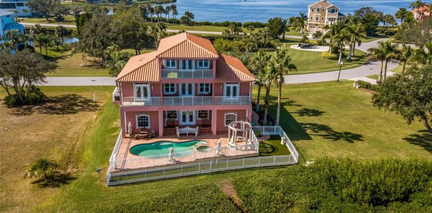 Villa ou maison à Port Richey, Floride 4 chambres, 251.77 m2 № 2413633