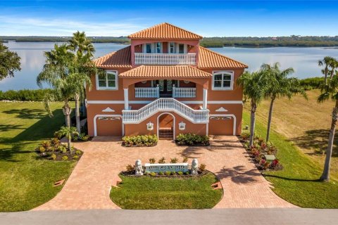 Villa ou maison à louer à Port Richey, Floride: 4 chambres, 251.77 m2 № 2413633 - photo 3