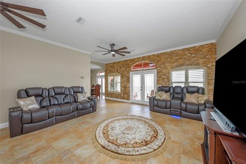 Villa ou maison à louer à Port Richey, Floride: 4 chambres, 251.77 m2 № 2413633 - photo 23