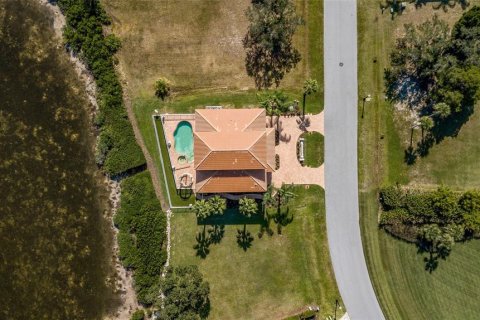 Villa ou maison à louer à Port Richey, Floride: 4 chambres, 251.77 m2 № 2413633 - photo 2