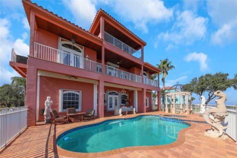 Villa ou maison à louer à Port Richey, Floride: 4 chambres, 251.77 m2 № 2413633 - photo 6