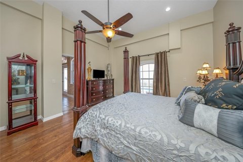 Villa ou maison à louer à Port Richey, Floride: 4 chambres, 251.77 m2 № 2413633 - photo 9