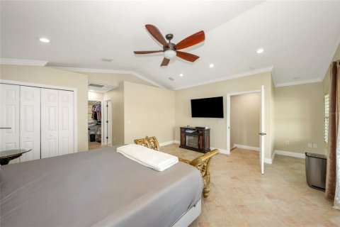 Villa ou maison à louer à Port Richey, Floride: 4 chambres, 251.77 m2 № 2413633 - photo 17