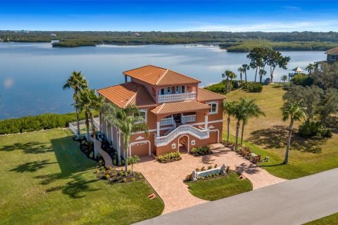 Villa ou maison à louer à Port Richey, Floride: 4 chambres, 251.77 m2 № 2413633 - photo 4