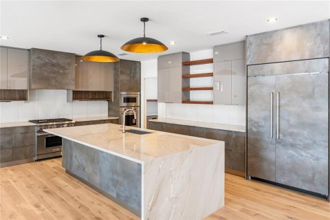 Купить виллу или дом в Сарасота, Флорида 14 комнат, 419.27м2, № 2104978 - фото 12