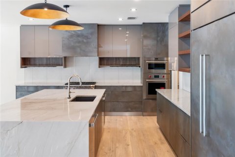 Купить виллу или дом в Сарасота, Флорида 14 комнат, 419.27м2, № 2104978 - фото 15