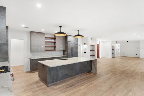 Купить виллу или дом в Сарасота, Флорида 14 комнат, 419.27м2, № 2104978 - фото 19