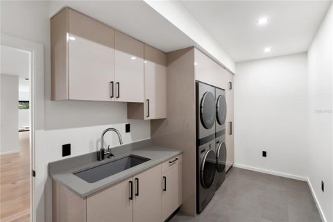 Купить виллу или дом в Сарасота, Флорида 14 комнат, 419.27м2, № 2104978 - фото 30