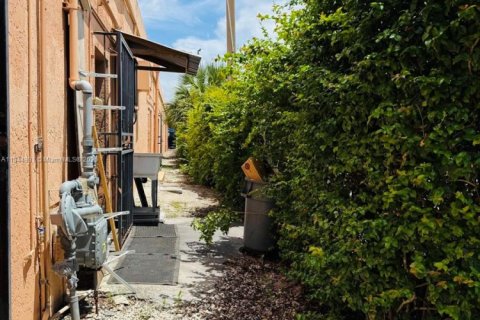 Immobilier commercial à vendre à Hialeah, Floride № 1936232 - photo 13