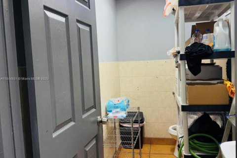 Immobilier commercial à vendre à Hialeah, Floride № 1936232 - photo 17