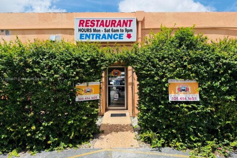 Immobilier commercial à vendre à Hialeah, Floride № 1936232 - photo 12
