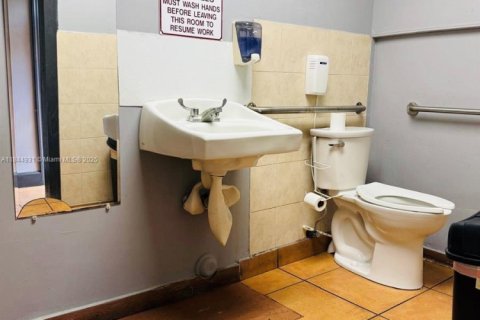 Immobilier commercial à vendre à Hialeah, Floride № 1936232 - photo 18