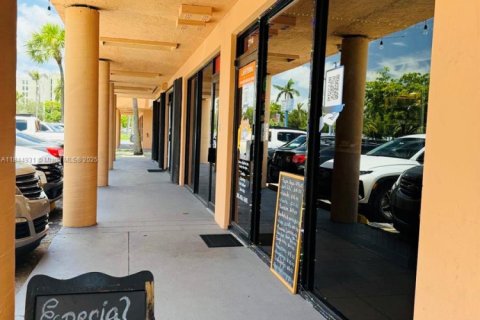 Immobilier commercial à vendre à Hialeah, Floride № 1936232 - photo 2