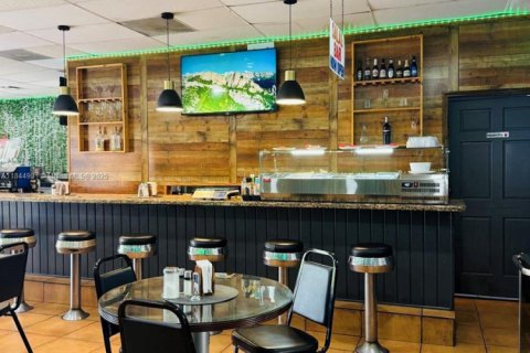 Immobilier commercial à vendre à Hialeah, Floride № 1936232 - photo 4