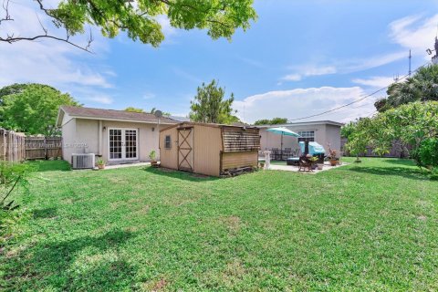 House in Miami Gardens, Florida 2 bedrooms, 161.19 sq.m. № 1823876 - photo 21