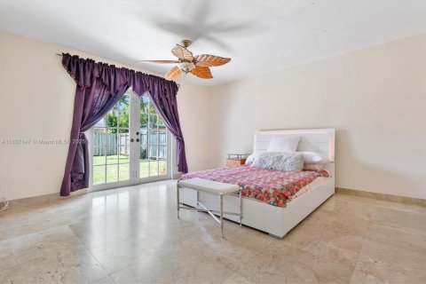 House in Miami Gardens, Florida 2 bedrooms, 161.19 sq.m. № 1823876 - photo 11