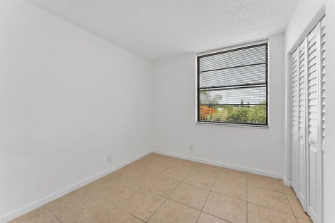 Condo in Oakland Park, Florida, 2 bedrooms  № 2086821 - photo 20