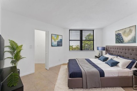 Condo in Oakland Park, Florida, 2 bedrooms  № 2086821 - photo 24
