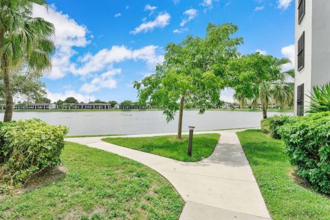 Condo in Oakland Park, Florida, 2 bedrooms  № 2086821 - photo 29