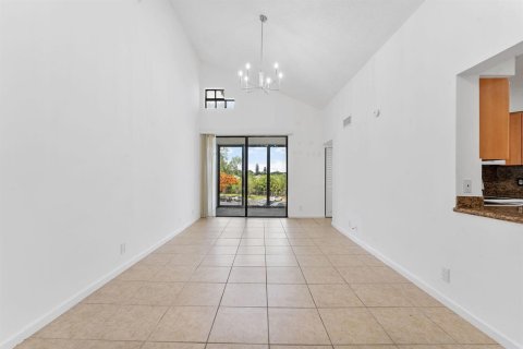 Condo in Oakland Park, Florida, 2 bedrooms  № 2086821 - photo 8