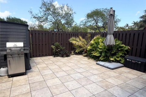 Touwnhouse à louer à Hallandale Beach, Floride: 2 chambres, 157.56 m2 № 1959986 - photo 16