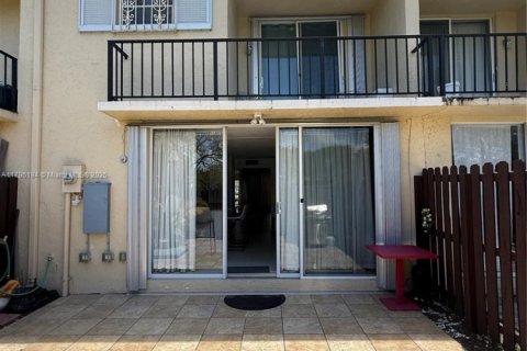 Touwnhouse à louer à Hallandale Beach, Floride: 2 chambres, 157.56 m2 № 1959986 - photo 2