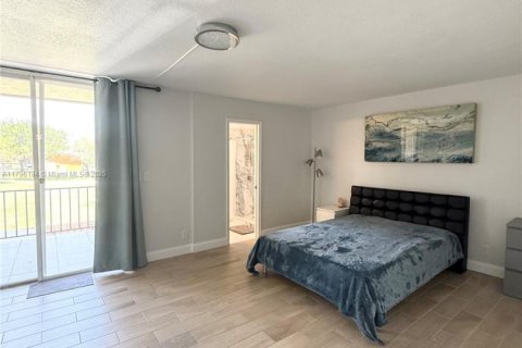 Touwnhouse à louer à Hallandale Beach, Floride: 2 chambres, 157.56 m2 № 1959986 - photo 9