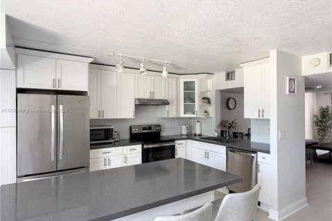 Touwnhouse à louer à Hallandale Beach, Floride: 2 chambres, 157.56 m2 № 1959986 - photo 19