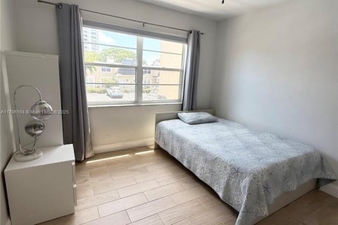 Touwnhouse à louer à Hallandale Beach, Floride: 2 chambres, 157.56 m2 № 1959986 - photo 12