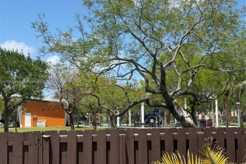 Touwnhouse à louer à Hallandale Beach, Floride: 2 chambres, 157.56 m2 № 1959986 - photo 25