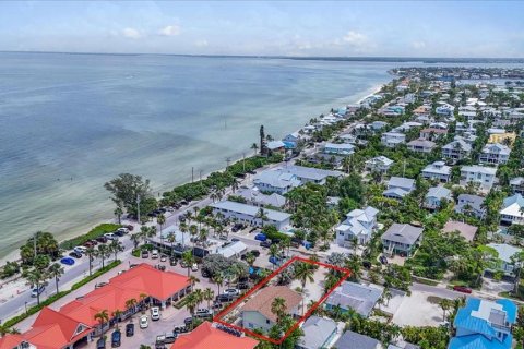 House in Anna Maria, Florida 3 bedrooms, 109.25 sq.m. № 2302368 - photo 30