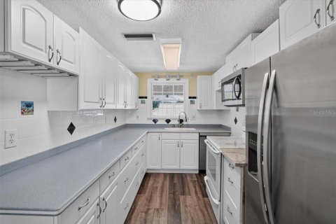 House in Anna Maria, Florida 3 bedrooms, 109.25 sq.m. № 2302368 - photo 17