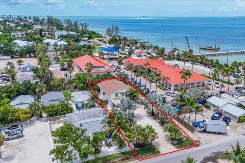House in Anna Maria, Florida 3 bedrooms, 109.25 sq.m. № 2302368 - photo 29