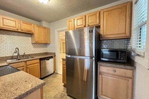 House in Tampa, Florida 3 bedrooms, 112.6 sq.m. № 1800561 - photo 8