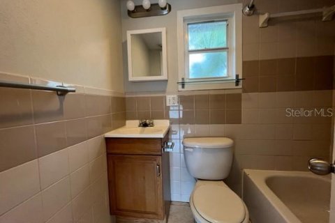 House in Tampa, Florida 3 bedrooms, 112.6 sq.m. № 1800561 - photo 11