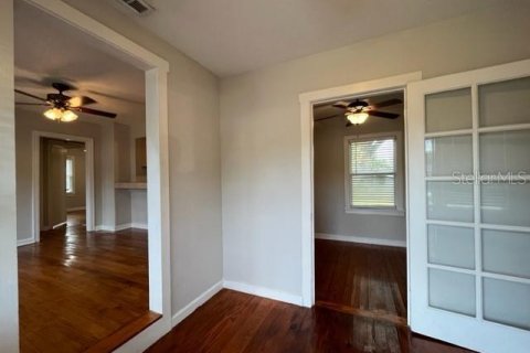 House in Tampa, Florida 3 bedrooms, 112.6 sq.m. № 1800561 - photo 4