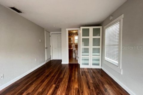 House in Tampa, Florida 3 bedrooms, 112.6 sq.m. № 1800561 - photo 12