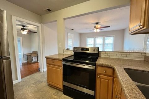 House in Tampa, Florida 3 bedrooms, 112.6 sq.m. № 1800561 - photo 10