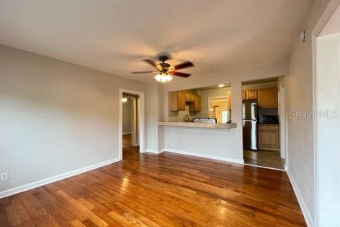 House in Tampa, Florida 3 bedrooms, 112.6 sq.m. № 1800561 - photo 6