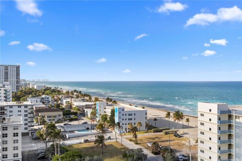 Copropriété à vendre à Hollywood, Floride: 2 chambres, 139.35 m2 № 1979263 - photo 11