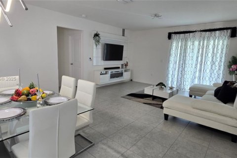 Villa ou maison à vendre à Davenport, Floride: 3 chambres, 156.08 m2 № 1955736 - photo 14