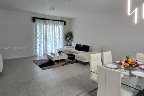 Villa ou maison à vendre à Davenport, Floride: 3 chambres, 156.08 m2 № 1955736 - photo 4