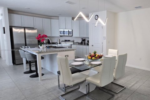 Villa ou maison à vendre à Davenport, Floride: 3 chambres, 156.08 m2 № 1955736 - photo 5