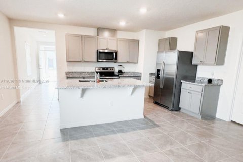 Villa ou maison à vendre à Davenport, Floride: 3 chambres, 156.08 m2 № 1955736 - photo 3