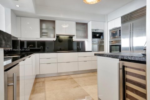 Condo in Miami, Florida, 3 bedrooms  № 1732154 - photo 8