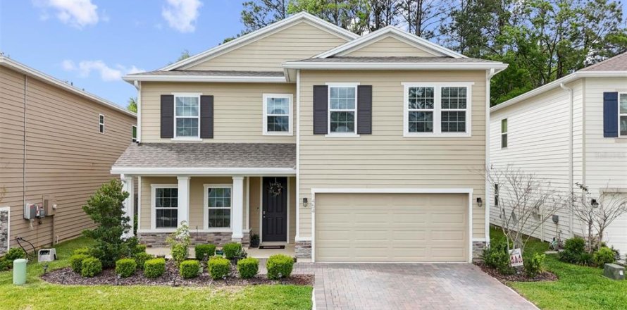 House in Newberry, Florida 4 bedrooms, 256.04 sq.m. № 2209393
