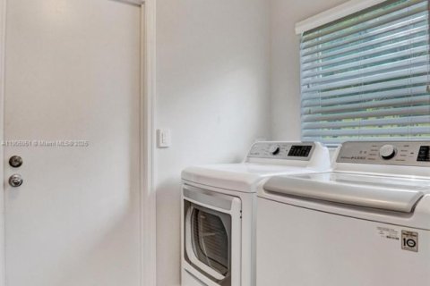 Villa ou maison à louer à Boca Raton, Floride: 4 chambres, 232.16 m2 № 1957282 - photo 27