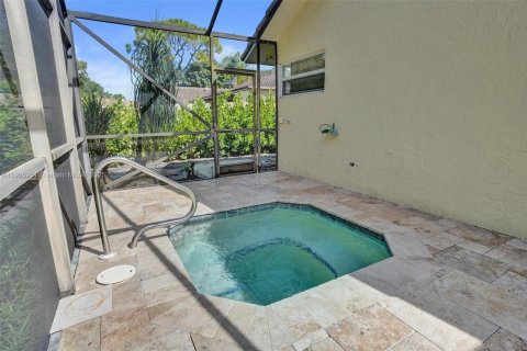 Villa ou maison à louer à Boca Raton, Floride: 4 chambres, 232.16 m2 № 1957282 - photo 11